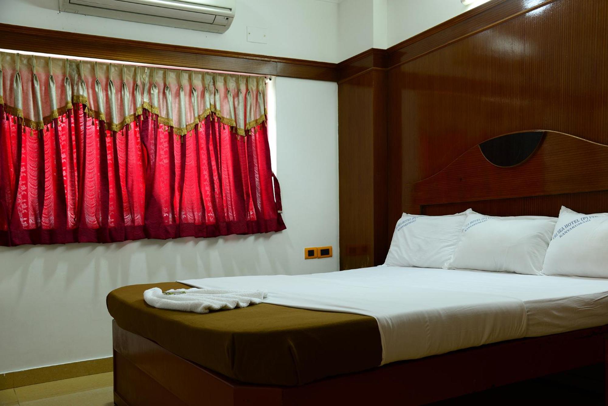 Hotel Tri Sea Канниякумари Экстерьер фото