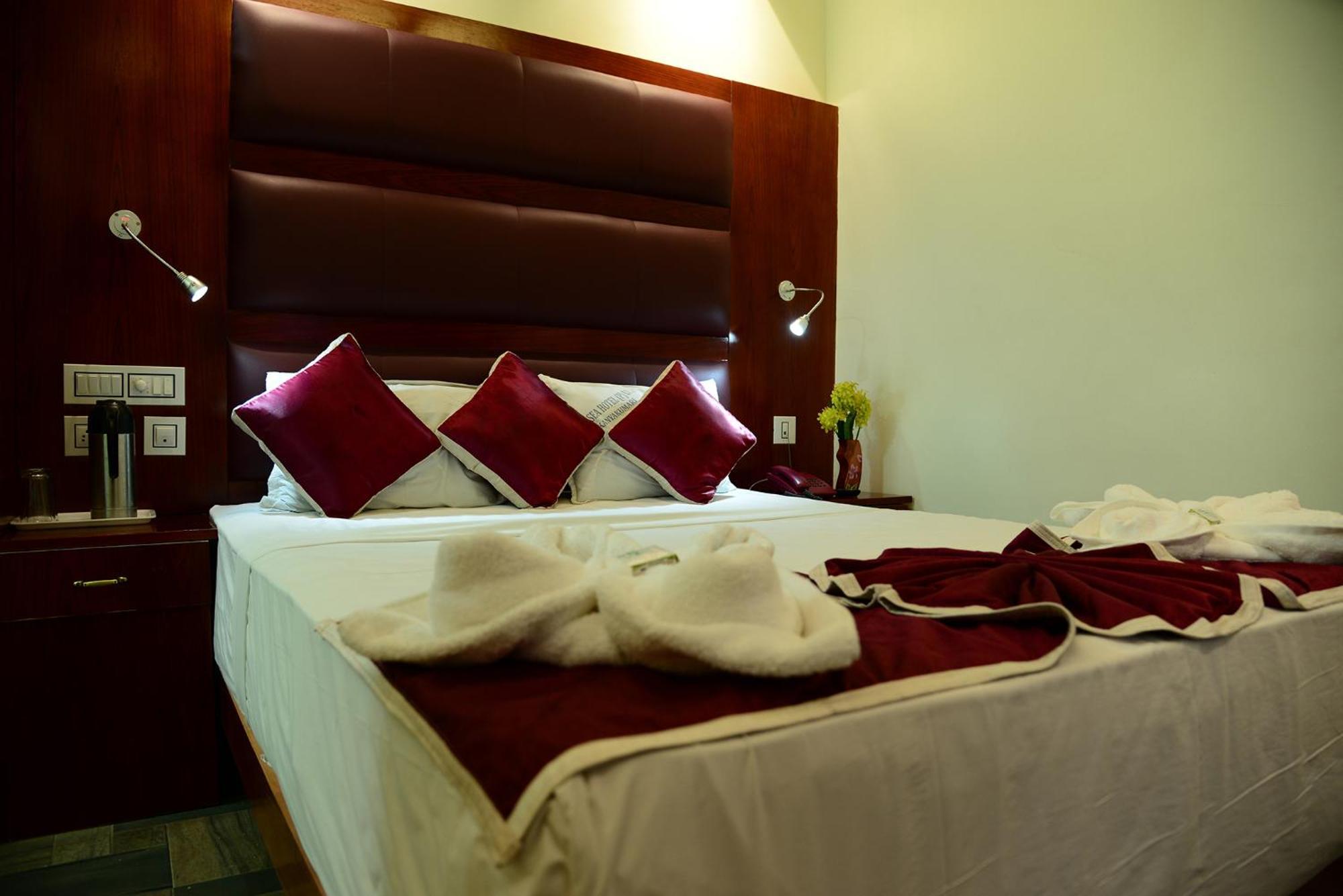 Hotel Tri Sea Канниякумари Экстерьер фото