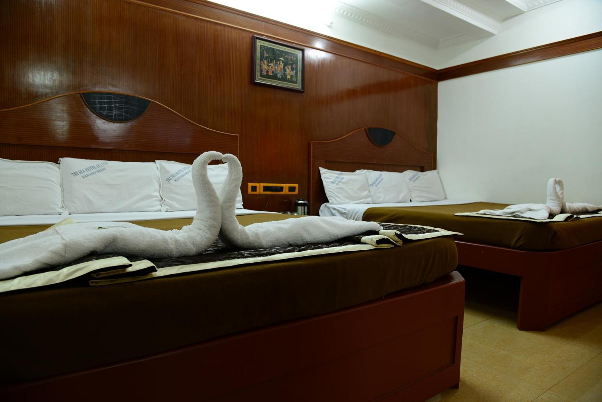 Hotel Tri Sea Канниякумари Экстерьер фото