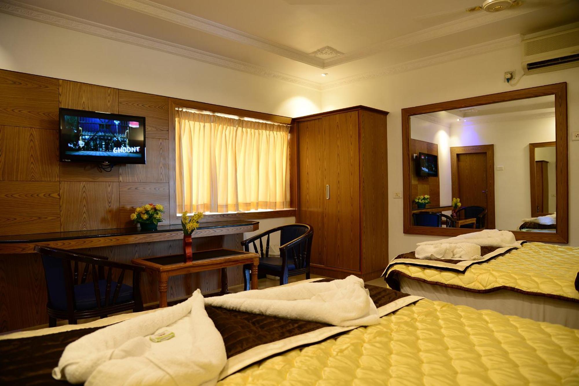 Hotel Tri Sea Канниякумари Экстерьер фото