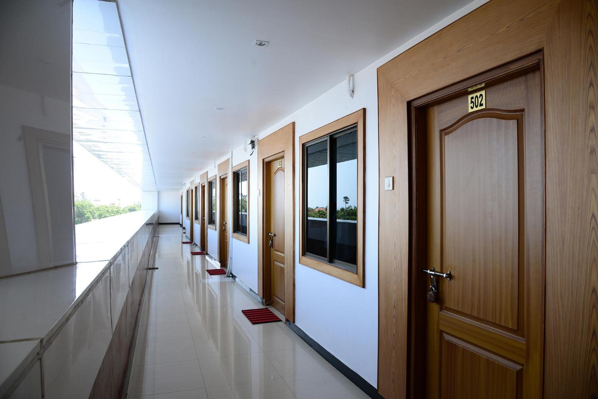 Hotel Tri Sea Канниякумари Экстерьер фото