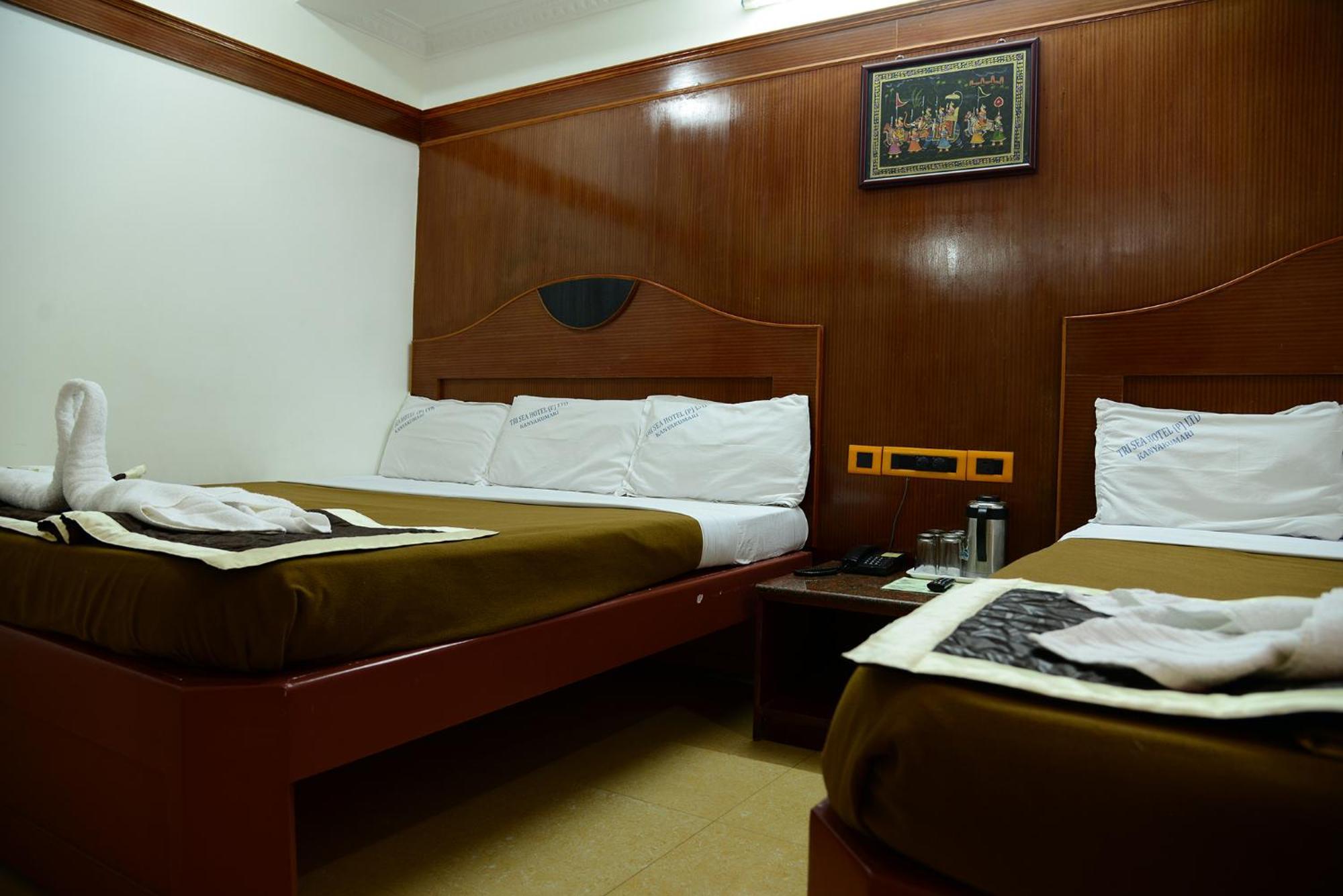 Hotel Tri Sea Канниякумари Экстерьер фото