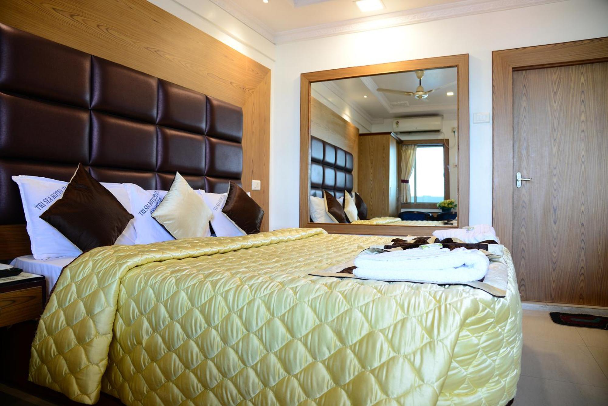 Hotel Tri Sea Канниякумари Экстерьер фото